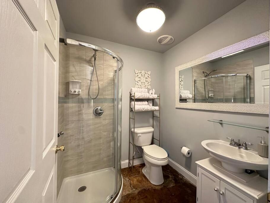 Haven At Hazel~Downtown Bungalow Demorest 外观 照片